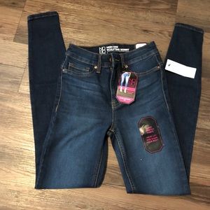SOLD NWT High-rise Jeans